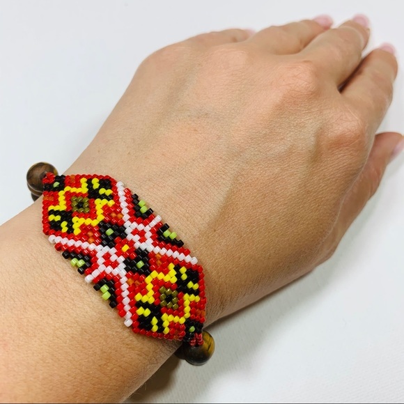 Handmade seed and stone beads stretch bracelet - Picture 3 of 4